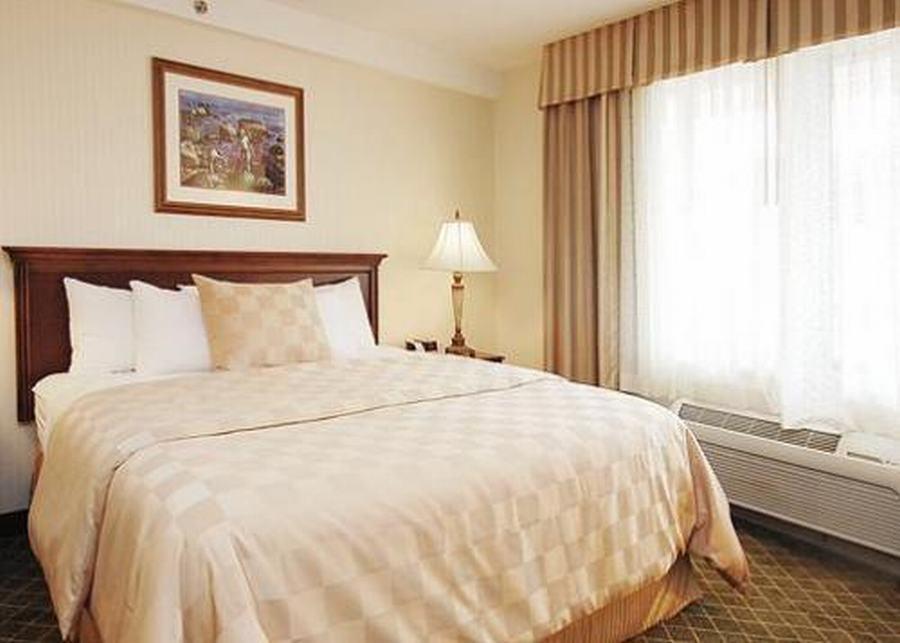 Clarion Hotel & Suites Hamden-New Haven Ruang foto
