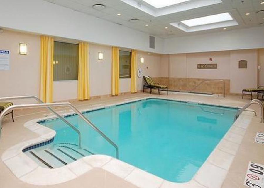 Clarion Hotel & Suites Hamden-New Haven Bagian luar foto