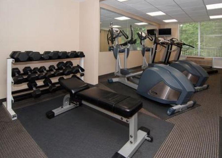 Clarion Hotel & Suites Hamden-New Haven Bagian luar foto