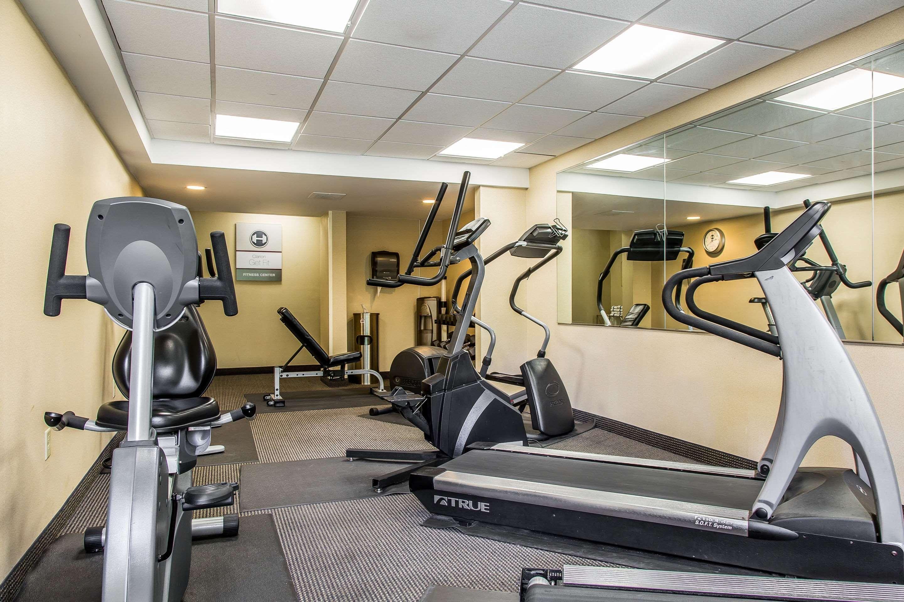 Clarion Hotel & Suites Hamden-New Haven Bagian luar foto