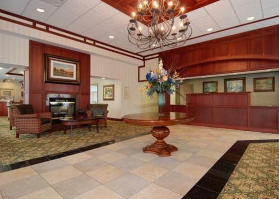 Clarion Hotel & Suites Hamden-New Haven Bagian luar foto
