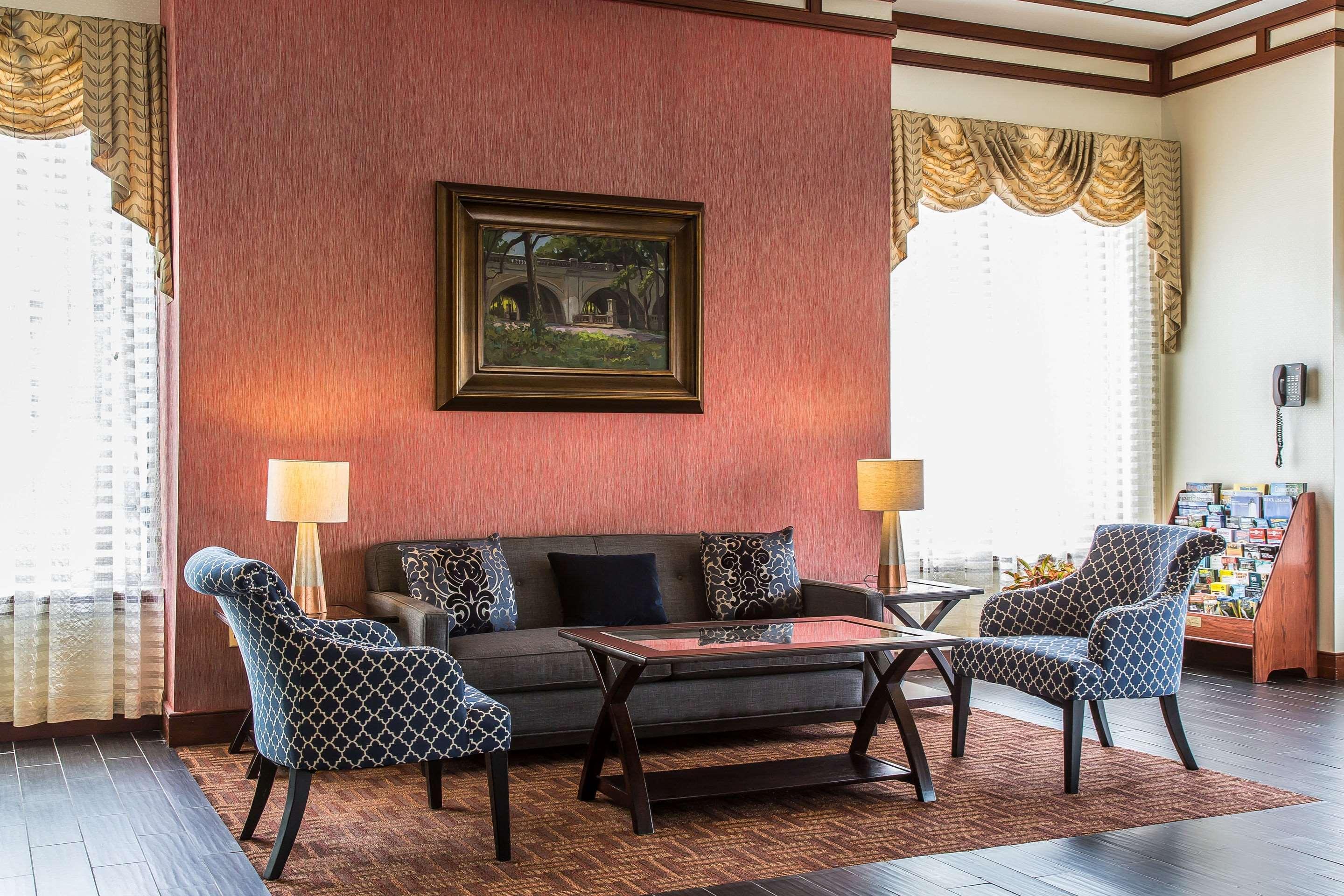Clarion Hotel & Suites Hamden-New Haven Bagian luar foto