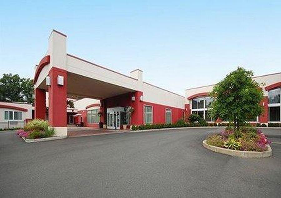 Clarion Hotel & Suites Hamden-New Haven Bagian luar foto
